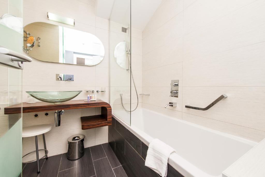 Klassieke Tweepersoonskamer met 1 Tweepersoonsbed of 2 Aparte Bedden en Balkon