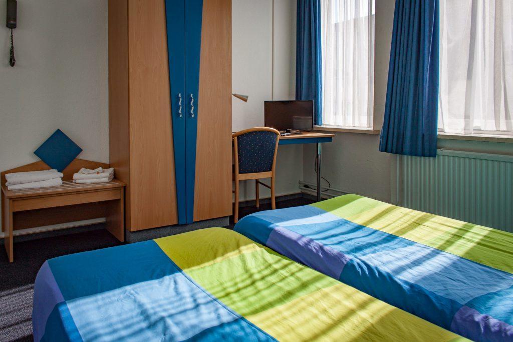 Driepersoonskamer met Badkamer