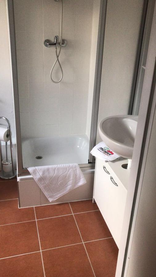 Einzelzimmer mit Dusche