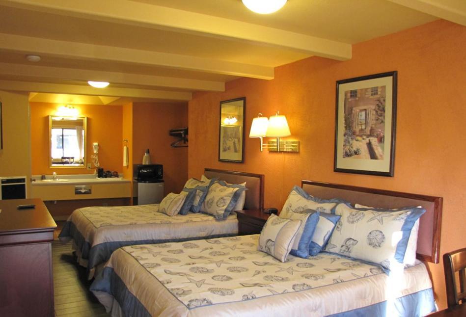 Queen Room with Two Queen Beds