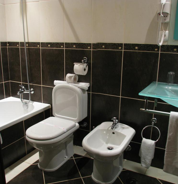 Quarto Twin Standard