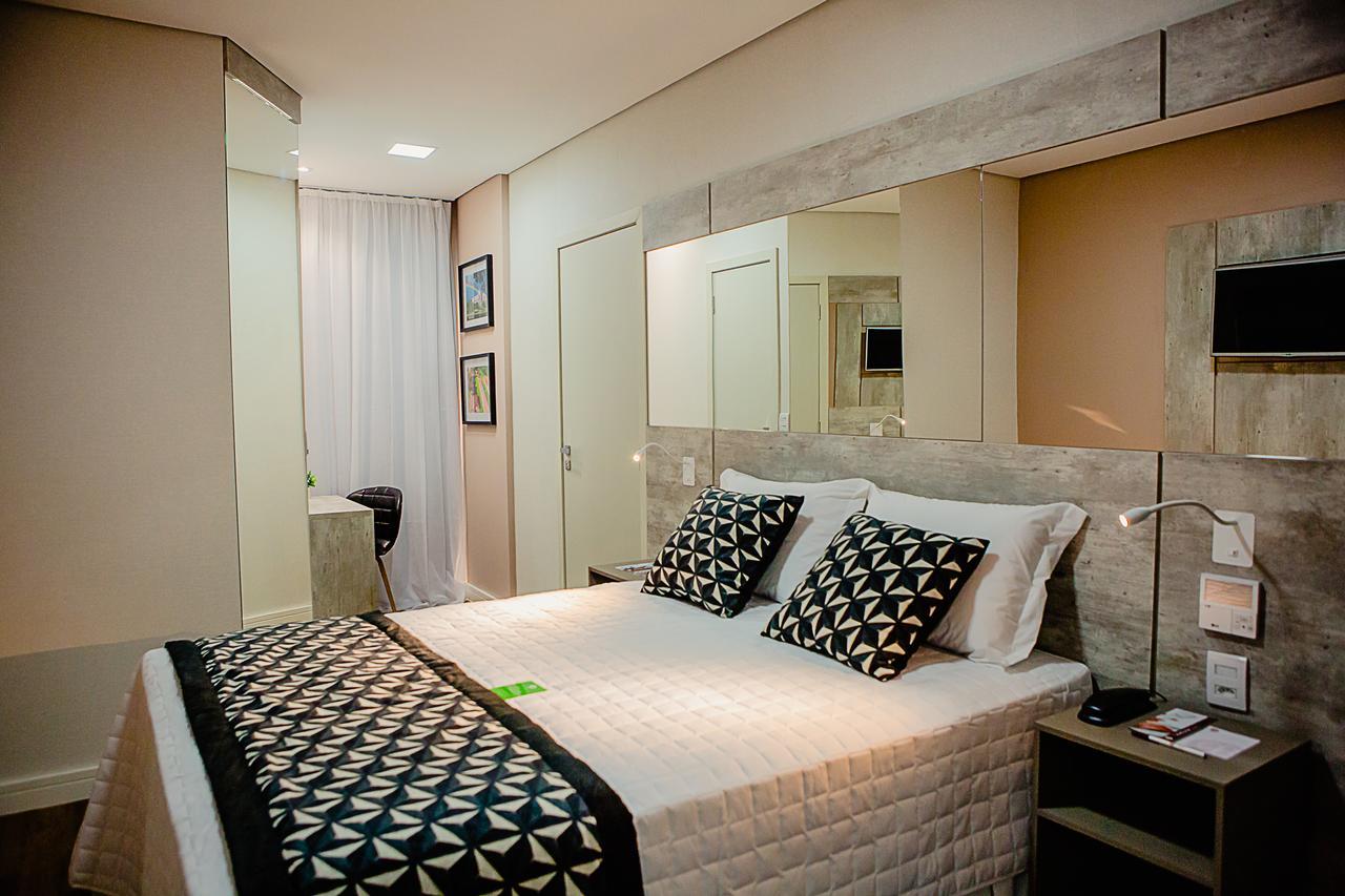 Quarto Luxo com cama queen-size
