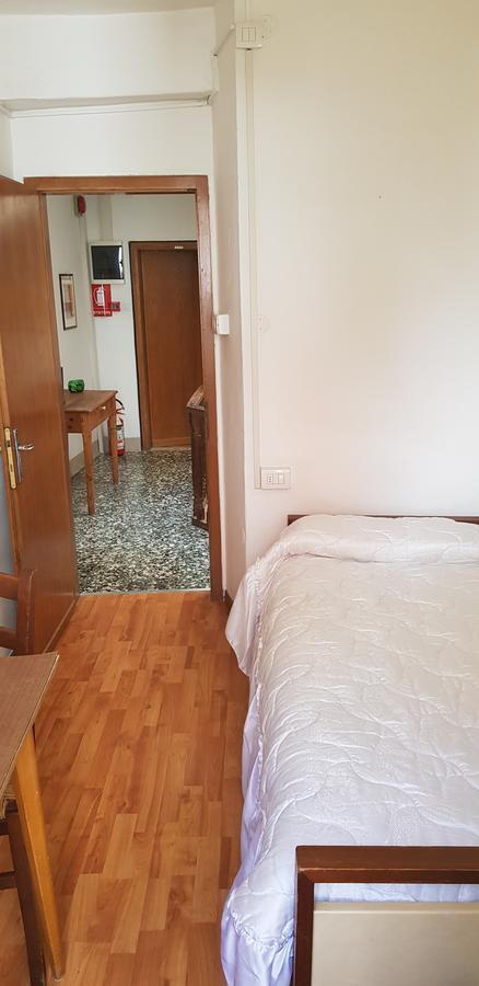 Camera Singola Standard con Bagno in Comune