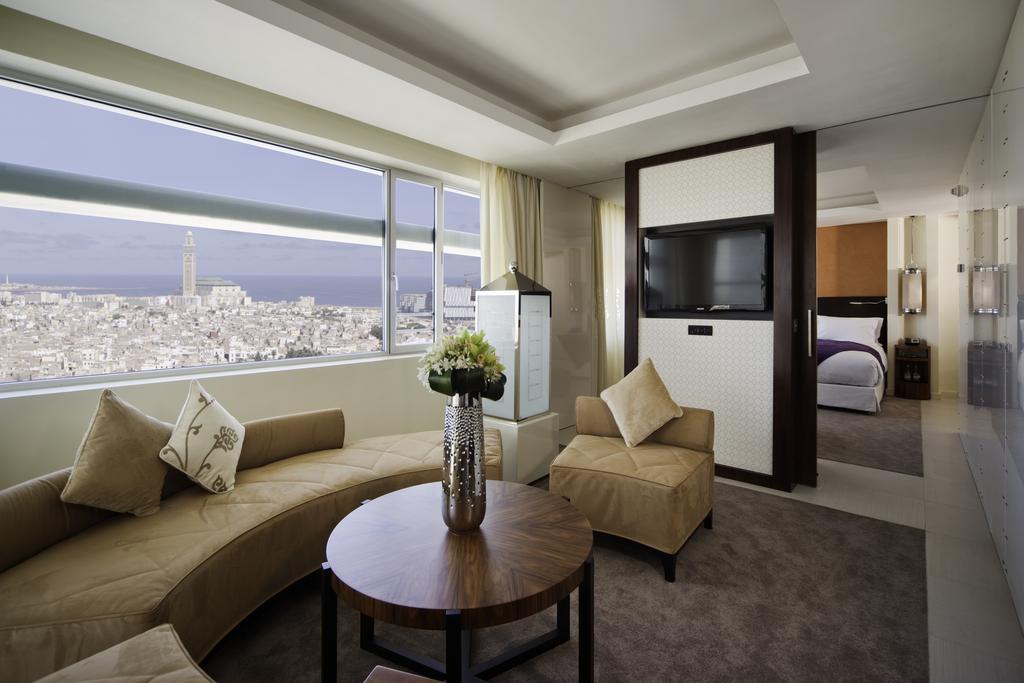 Prestige Suite met Kingsize Bed - Aparte Lounge - Uitzicht op de Moskee en de Medina