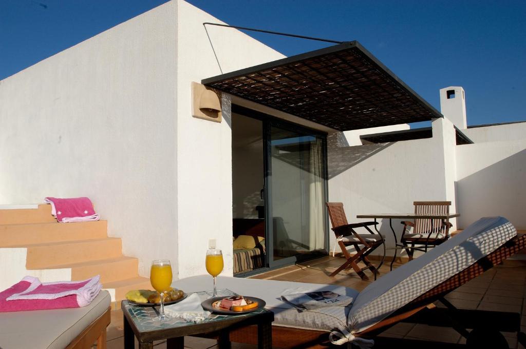 Habitación Doble Deluxe con balcón y vistas al mar
