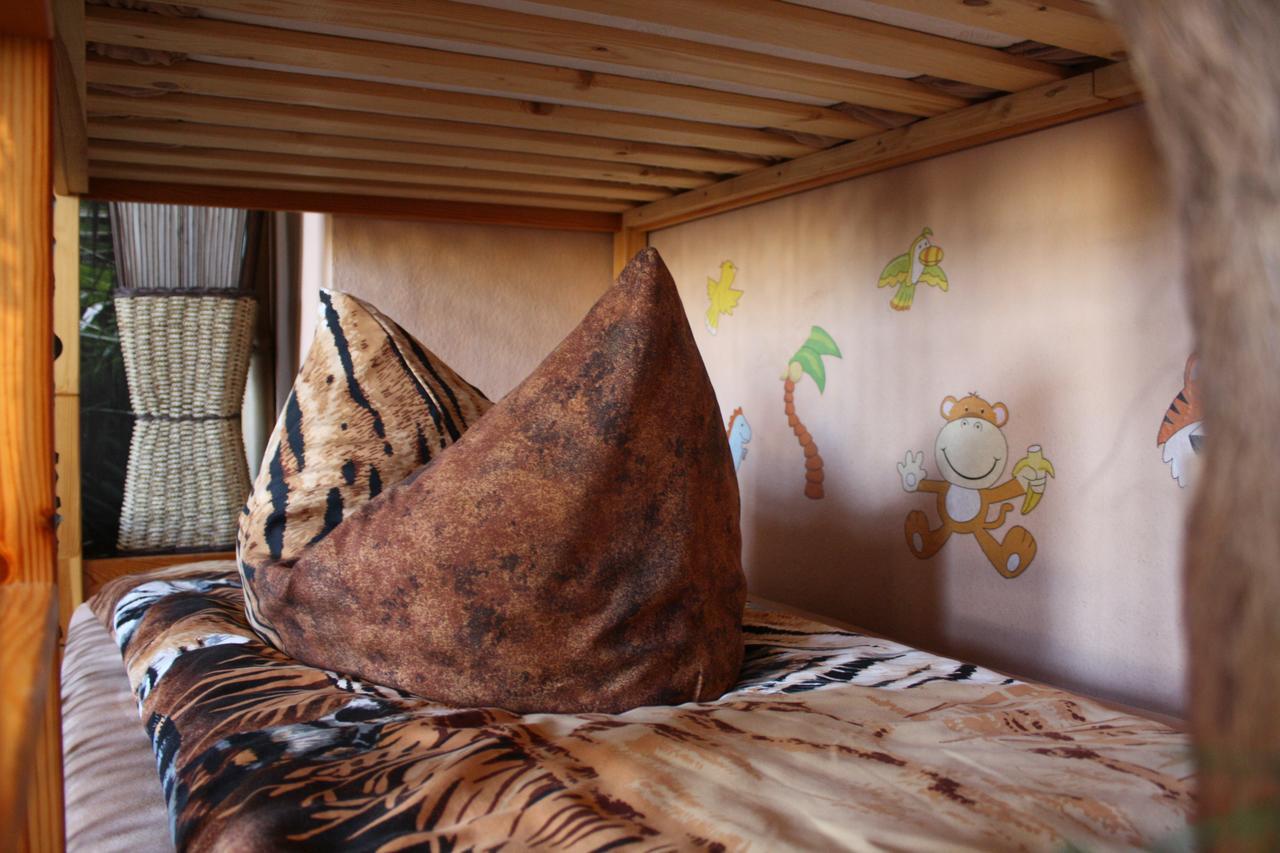 Zoo-Room,1588043125:JPEG