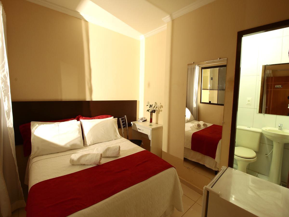 Quarto com Cama de Casal ou 2 de Solteiro e Ventilador