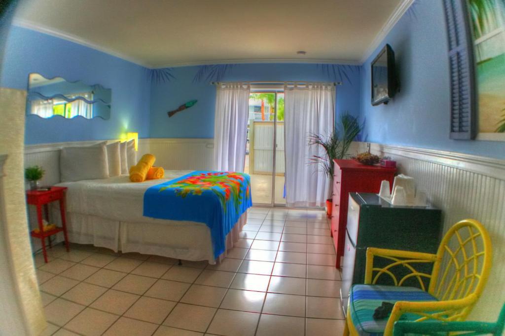 Deluxe Queen Room with Patio