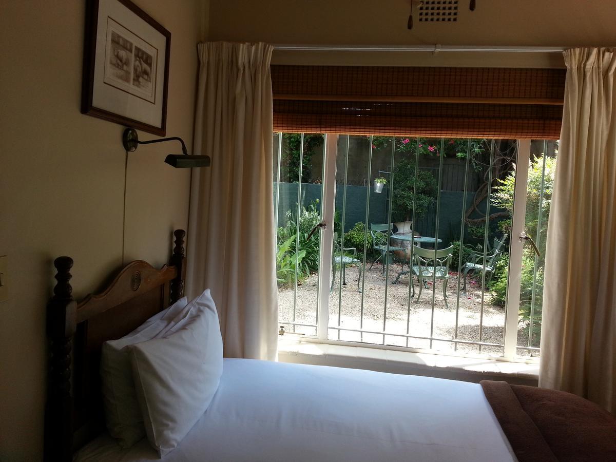 Single Room,640595721:JPEG