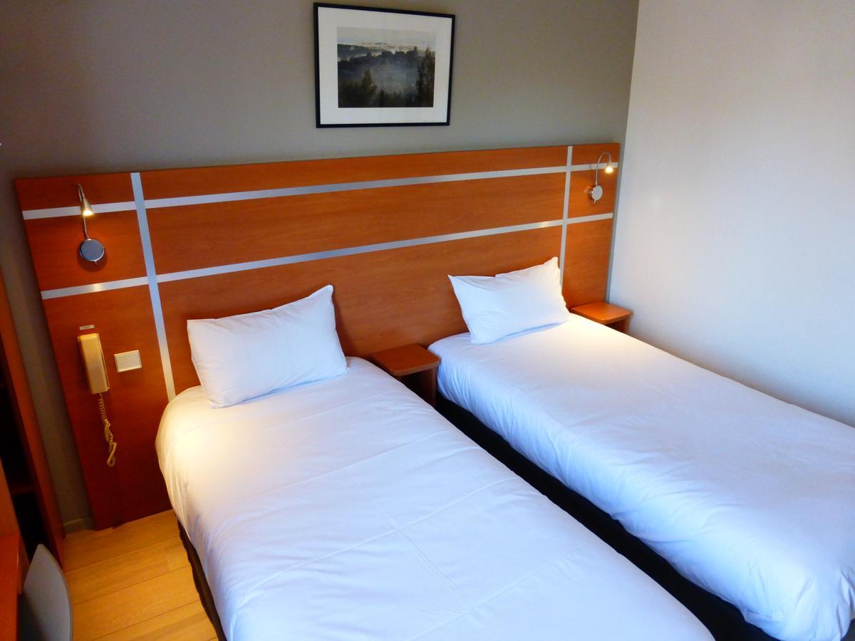 Tweepersoonskamer met 2 Aparte Bedden