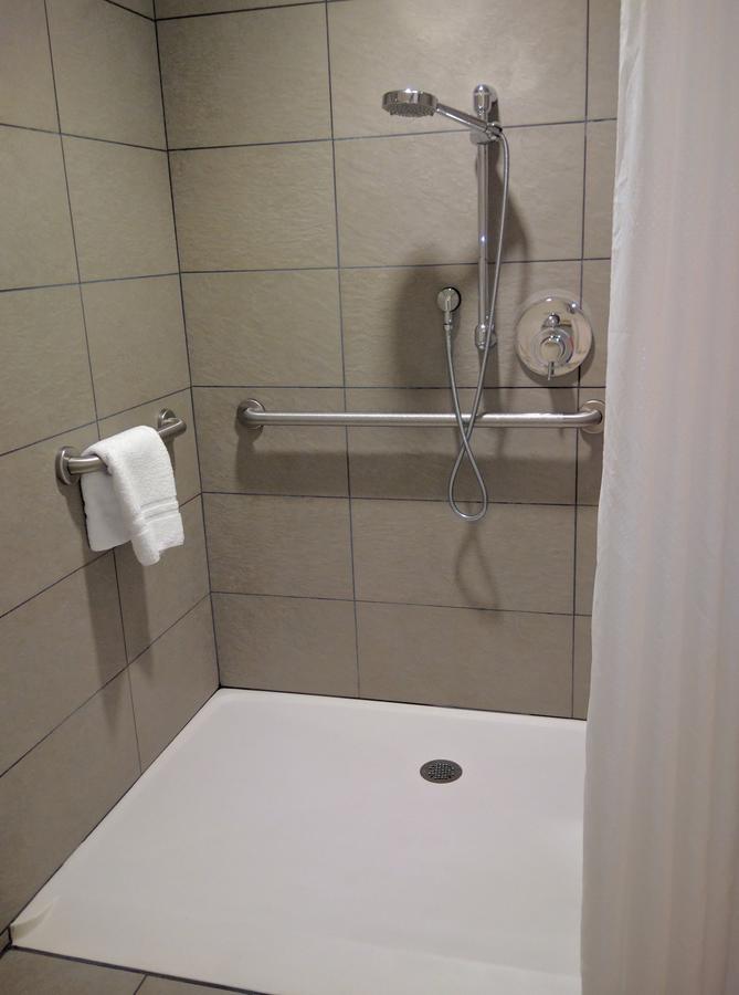 King Room - Disability Access/Non-Smoking