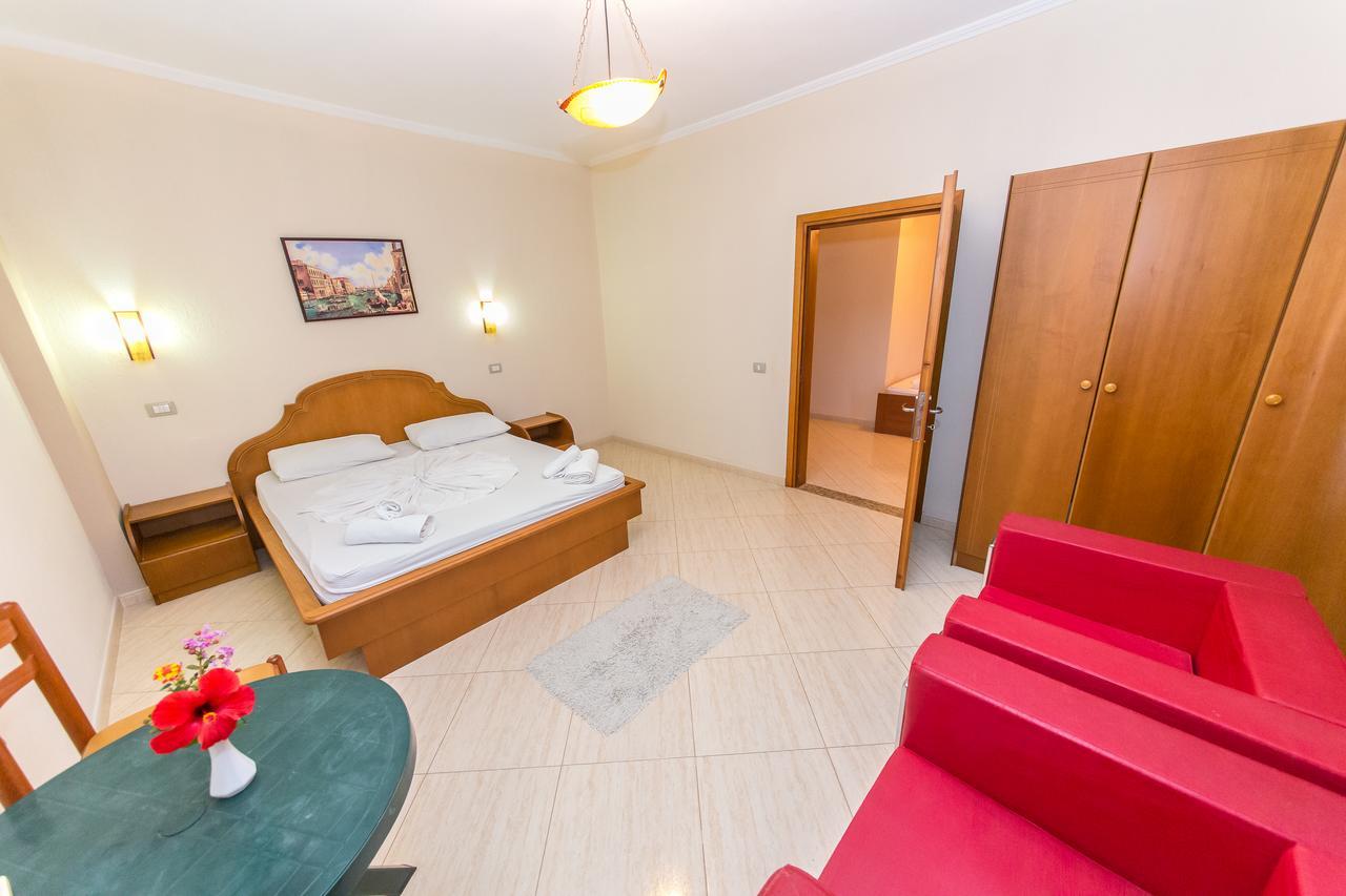 Family Suite with Balcony,641569974:JPEG