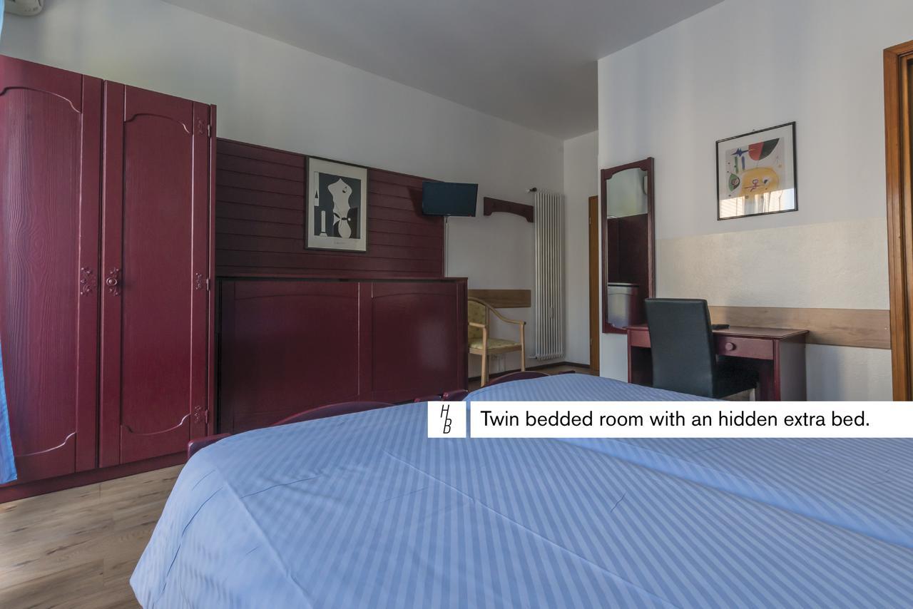 Dreibettzimmer mit Balkon