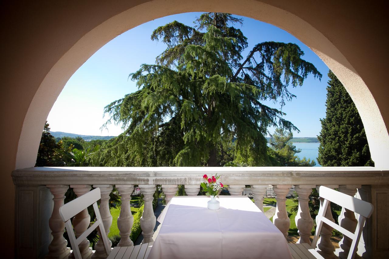 Doppelzimmer mit Balkon und Meerblick