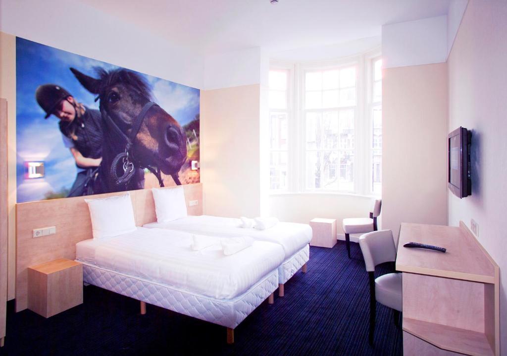 Standard King Room with Sofa Bed