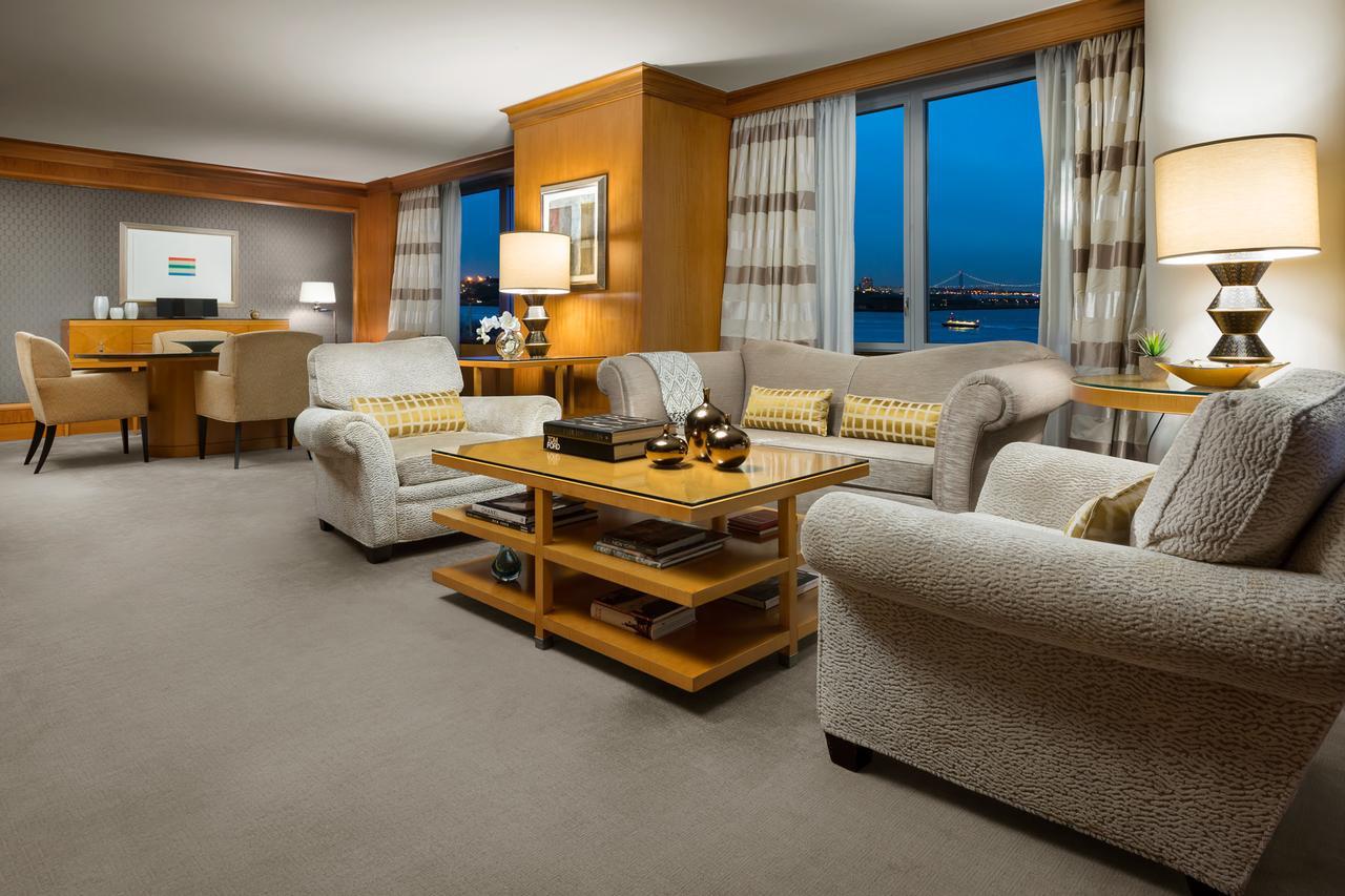 Premier Suite met 1 Slaapkamer met Kingsize Bed en Uitzicht op het Standbeeld