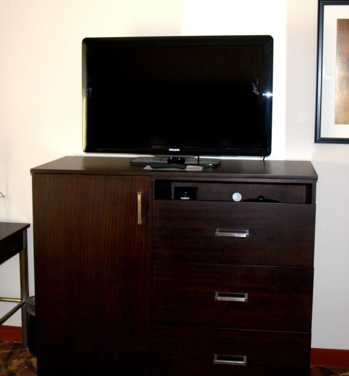 One-Bedroom King Suite - Non-Smoking