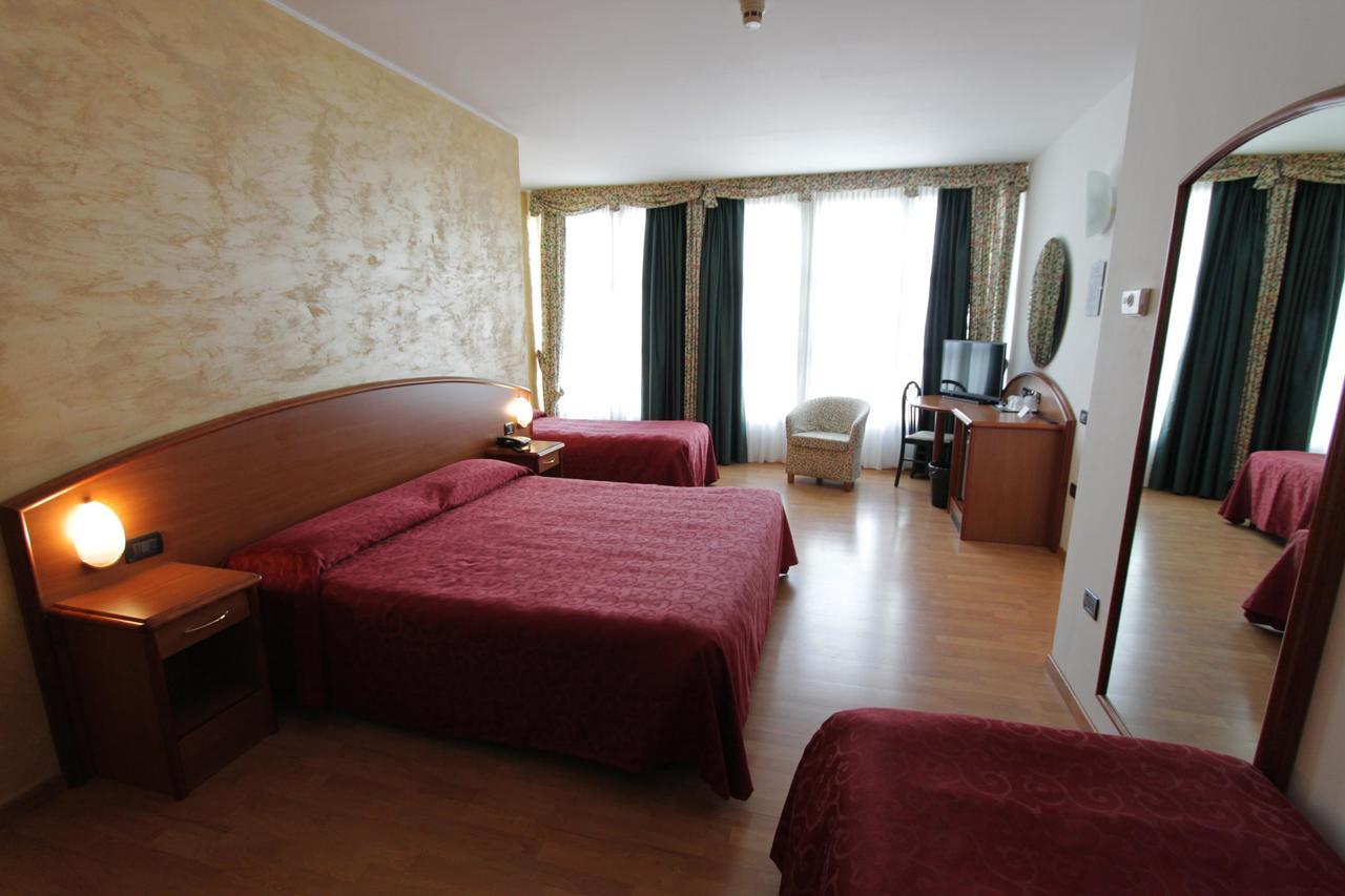 Quadruple Room,646474902:JPEG