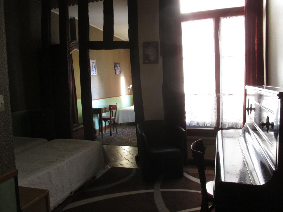 Chambre Quadruple (l'enregistrement n'est pas possible après 21h00)