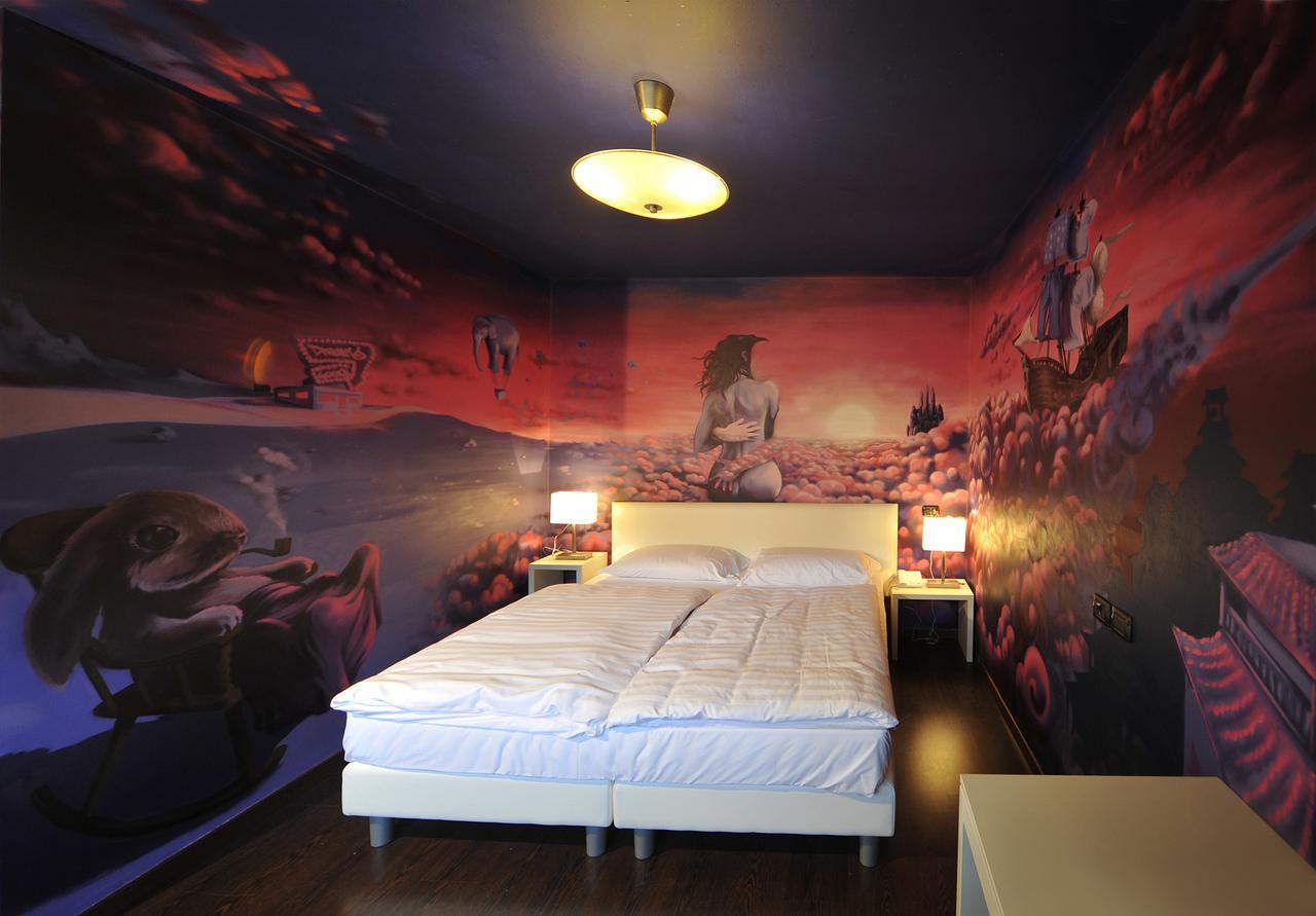 Doppel- oder Zweibettzimmer
