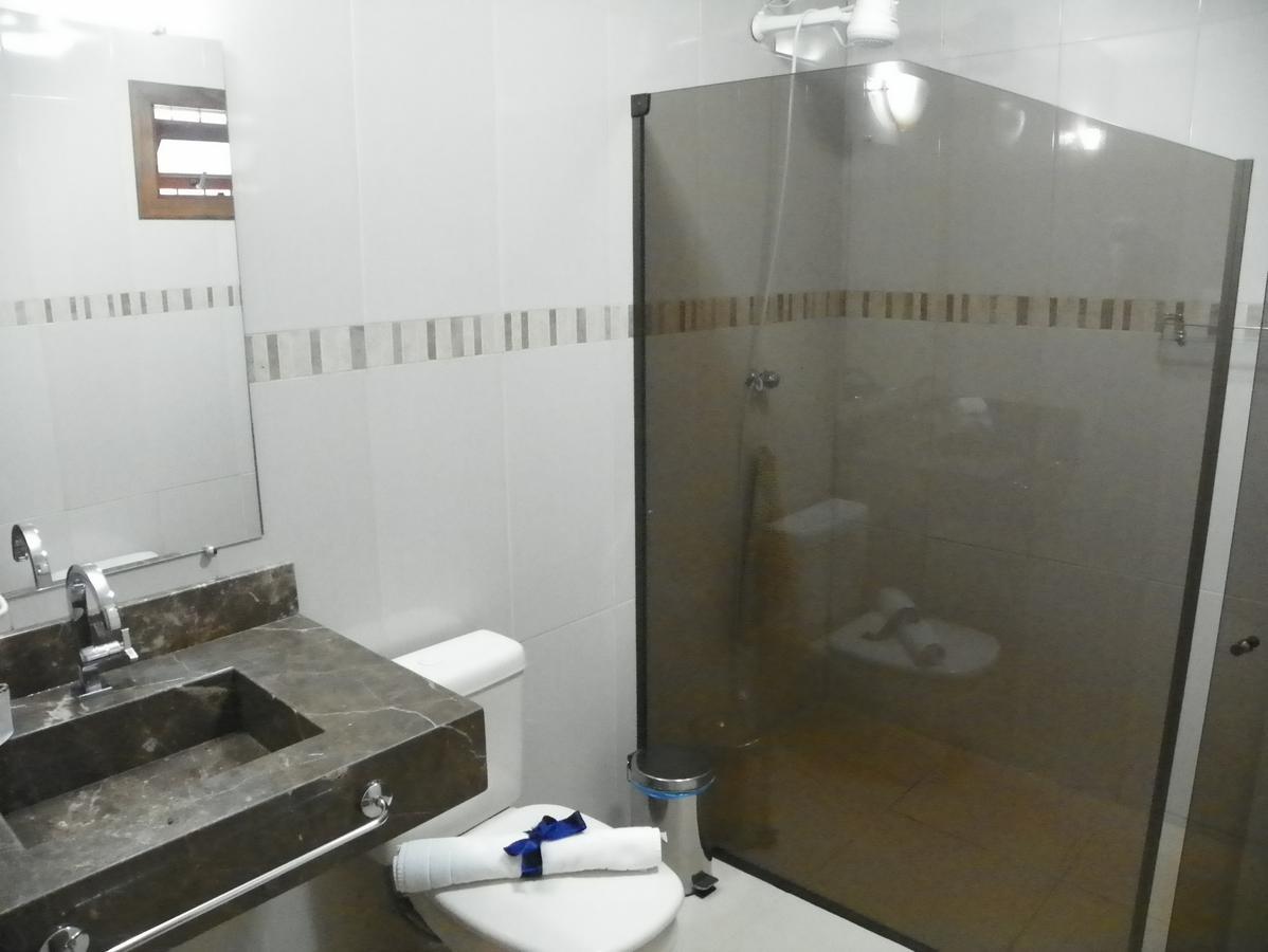 Quarto Família (5 Adultos)