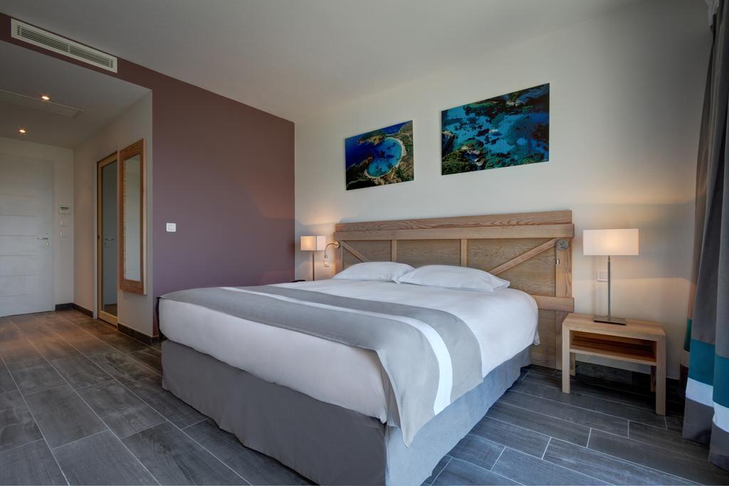 2 Doppelzimmer mit Verbindungstür