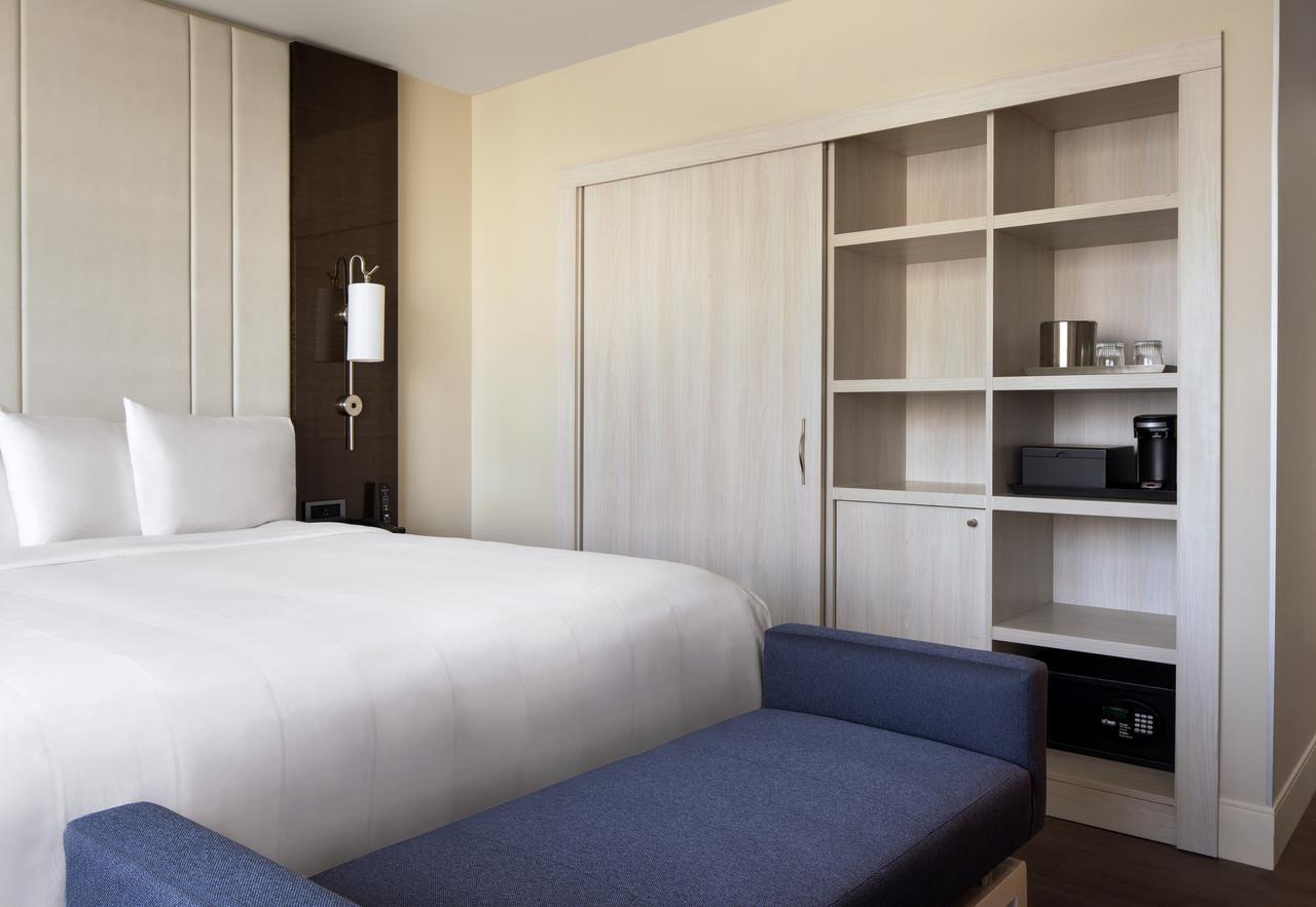 King Room,557943360:JPEG