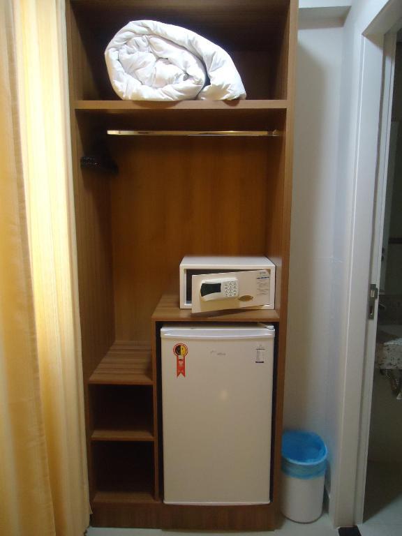 Triple Room Three Single Beds,692879142:JPEG