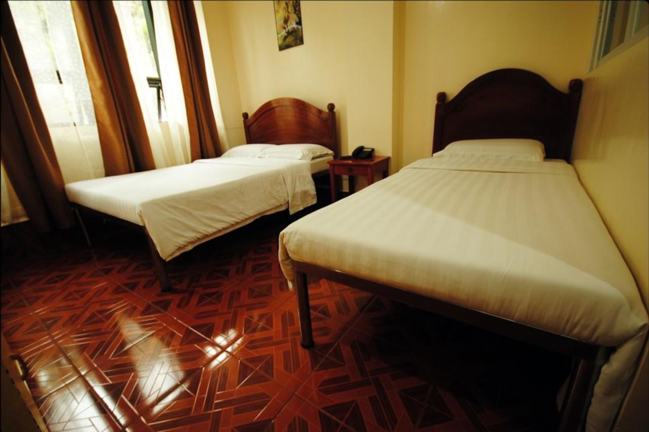 2 Single Bed or Twin Bed
