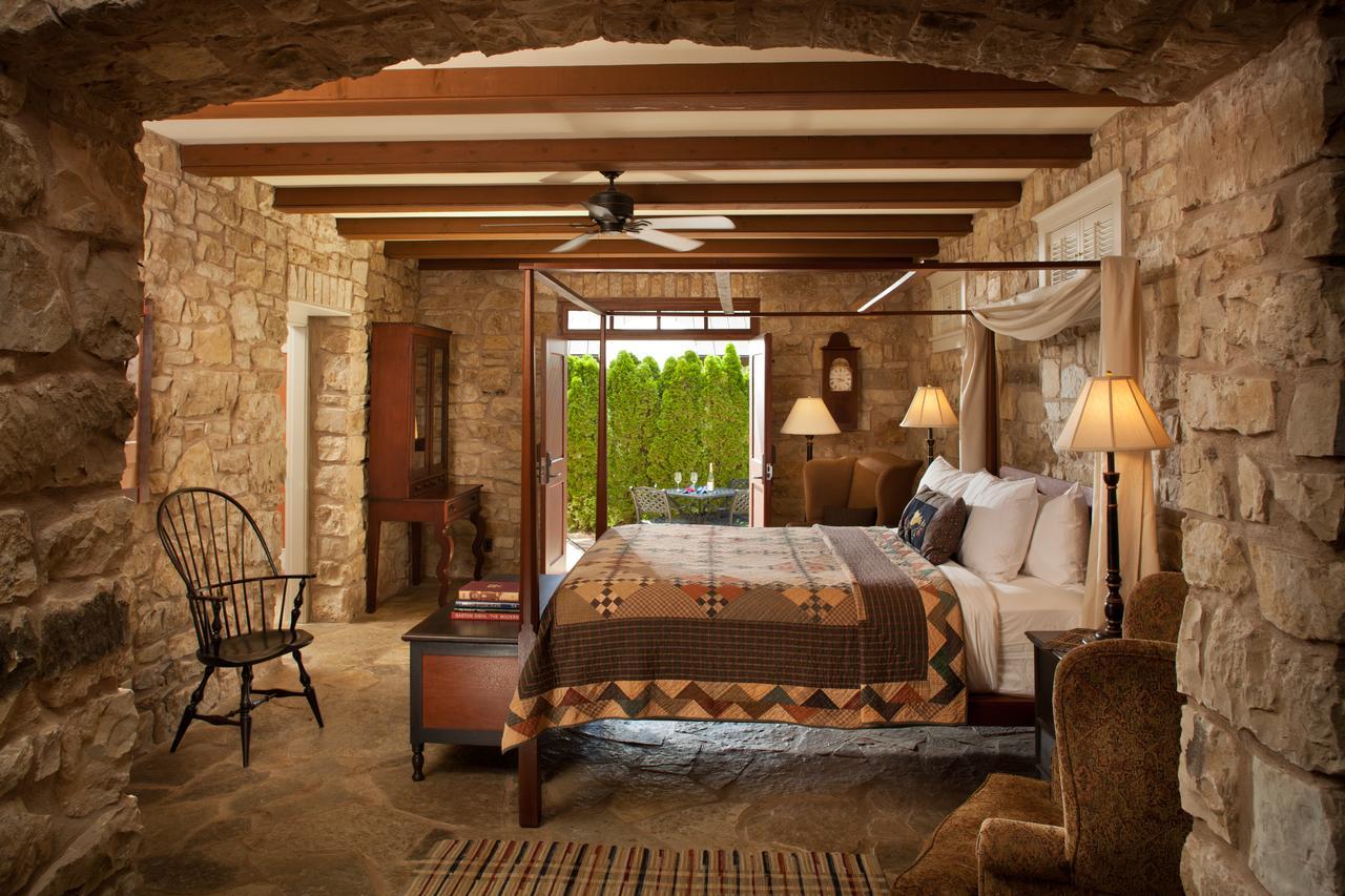 Superior King Suite