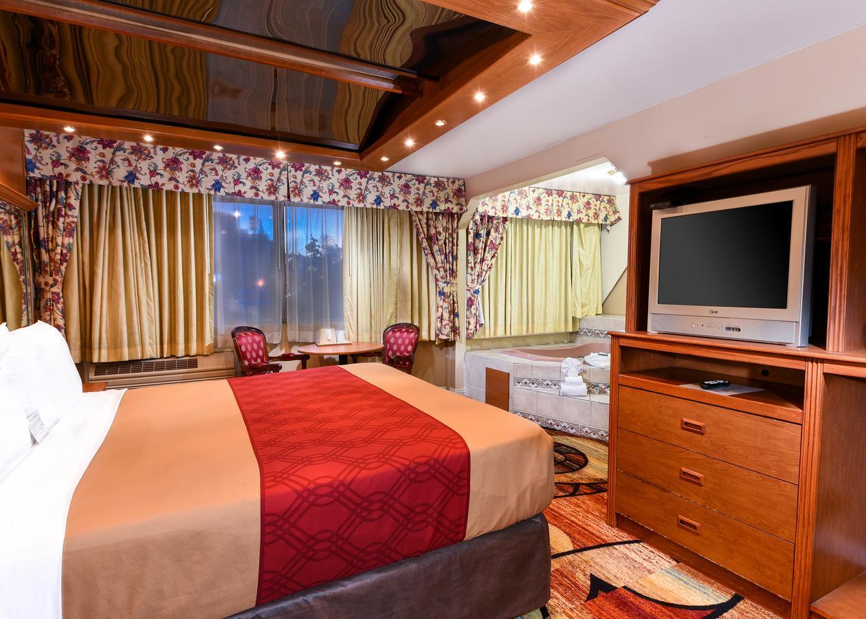 King Suite with Spa Bath