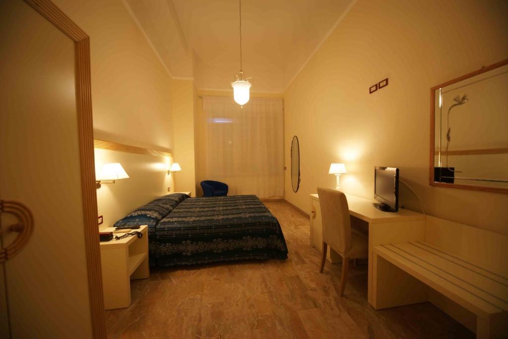 Doppel-/Zweibettzimmer mit Meerblick