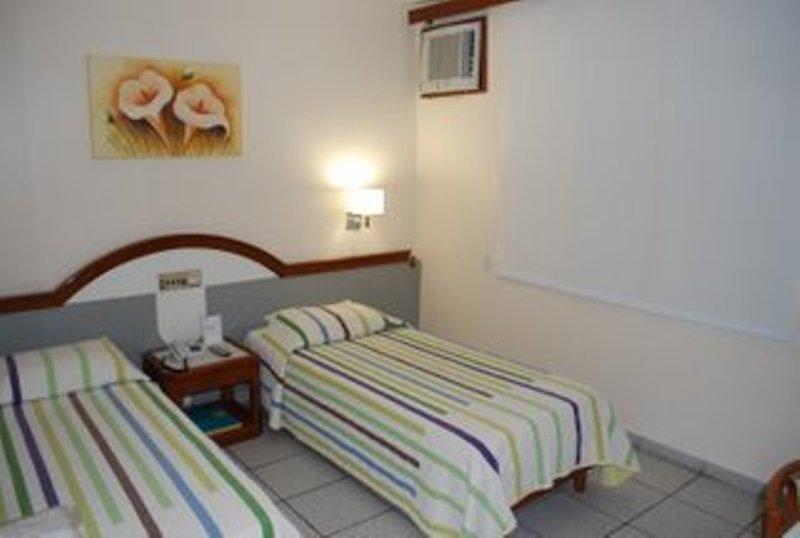 Standard Suite,345270301:JPEG