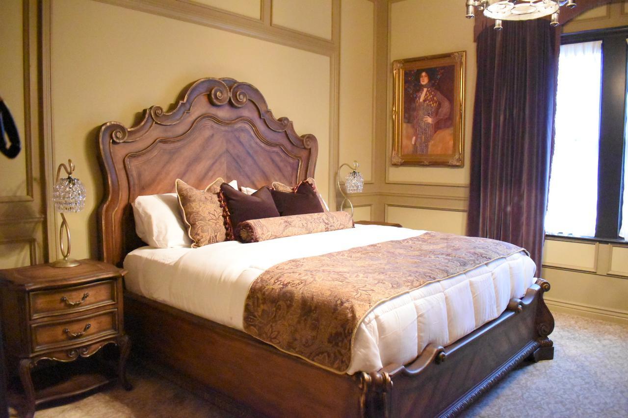Luxury King Suite,662408013:JPEG