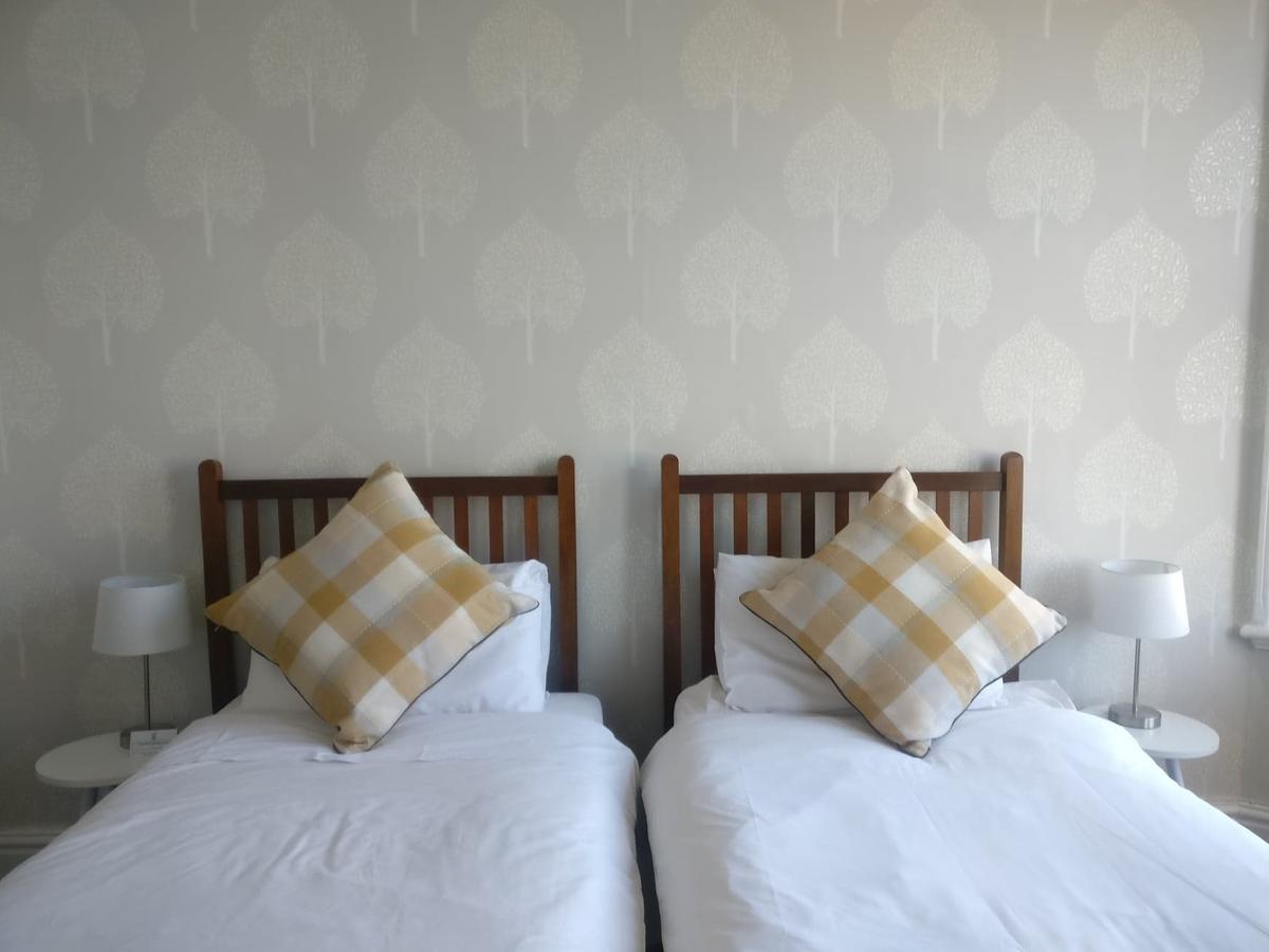 Zweibettzimmer mit eigenem Bad