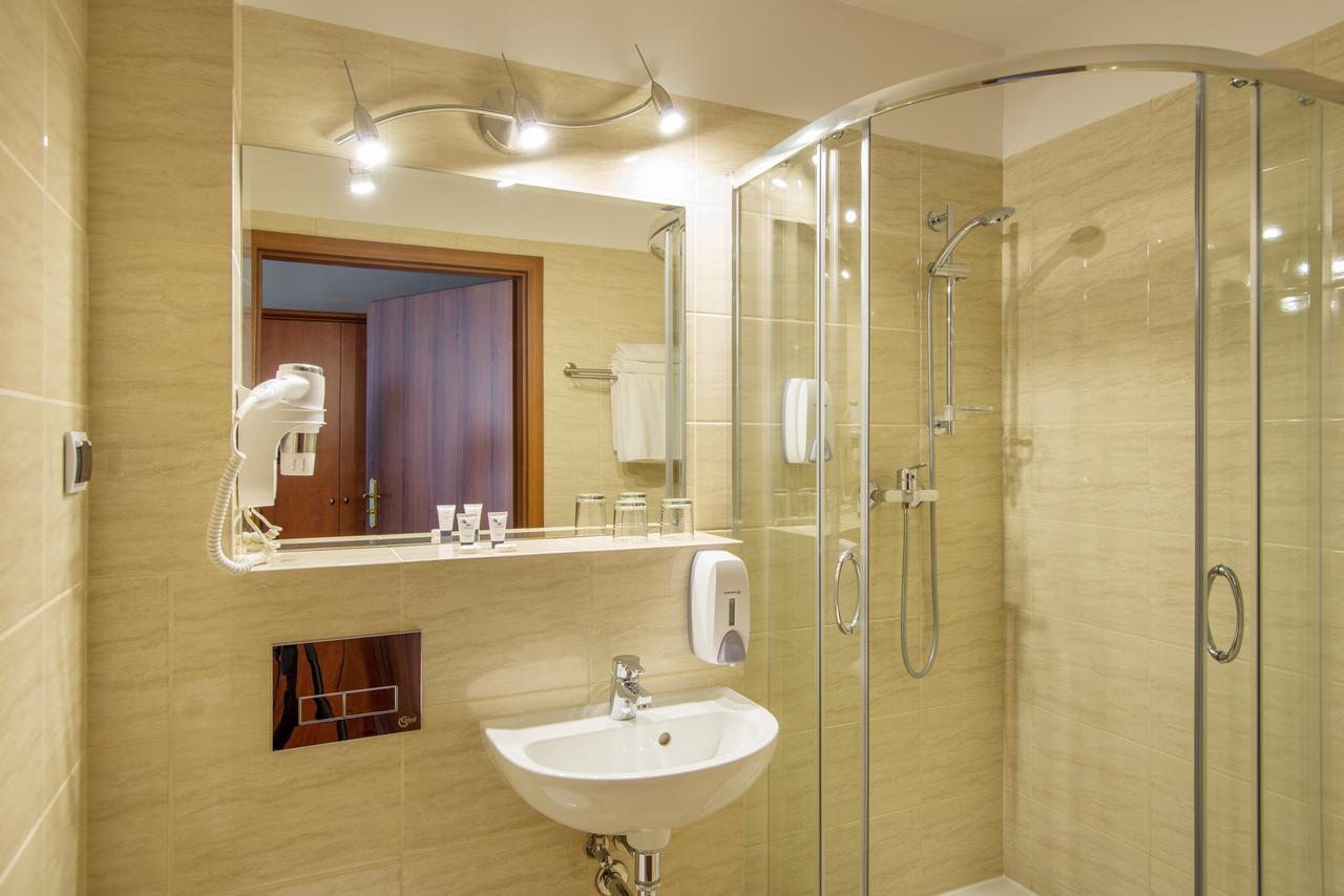 Habitación Doble con cama doble pequeña