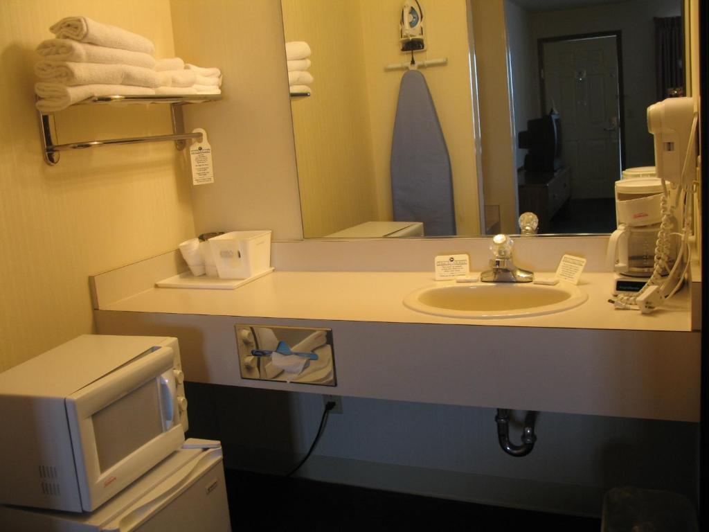 Standard Double Queen Room Disability Access,1217932837:JPEG
