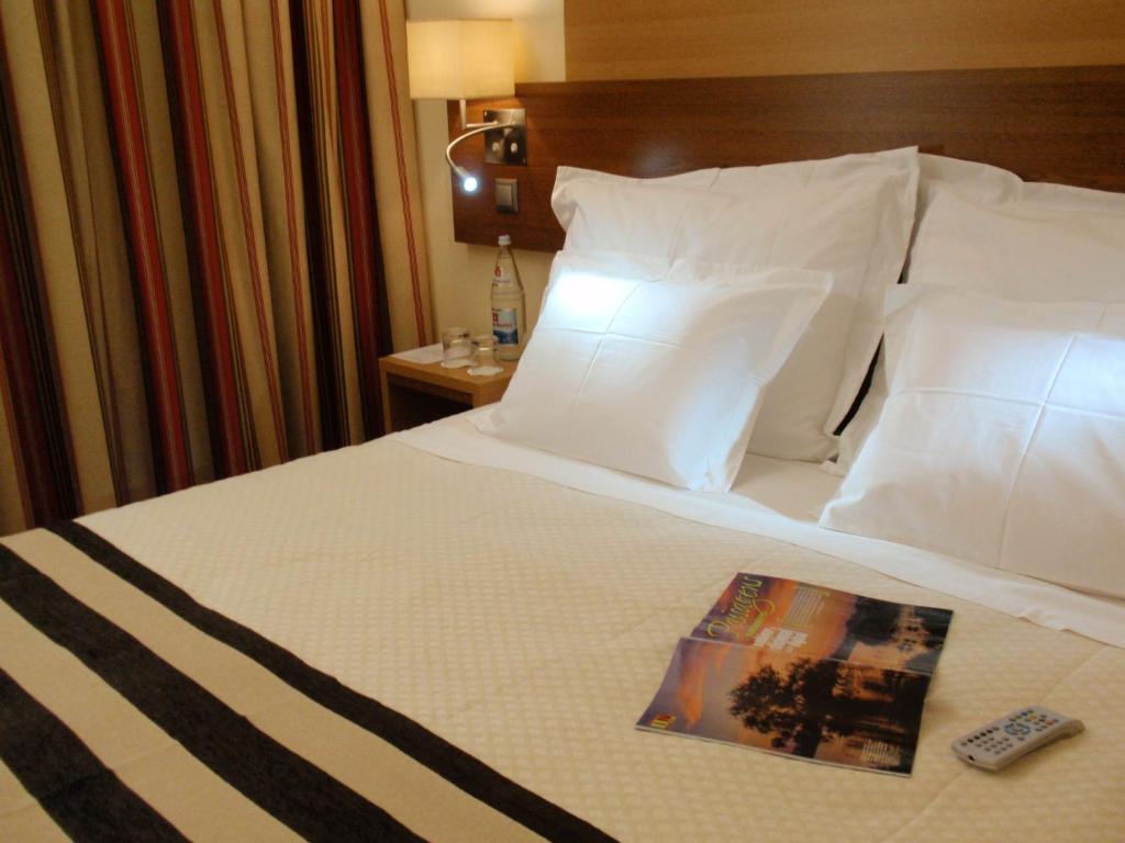 Quarto com Cama de Casal ou 2 de Solteiro