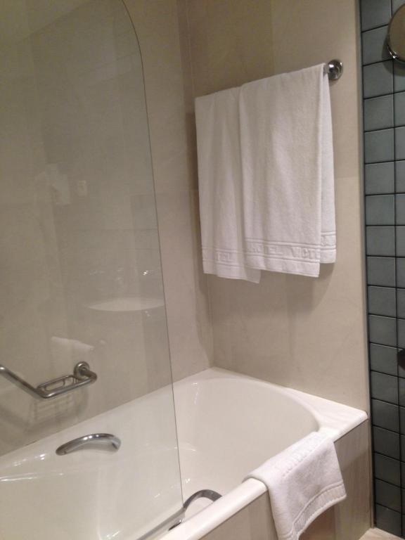 Chambre Double ou Lits Jumeaux avec Lit d'Appoint et Terrasse (3 Adultes)