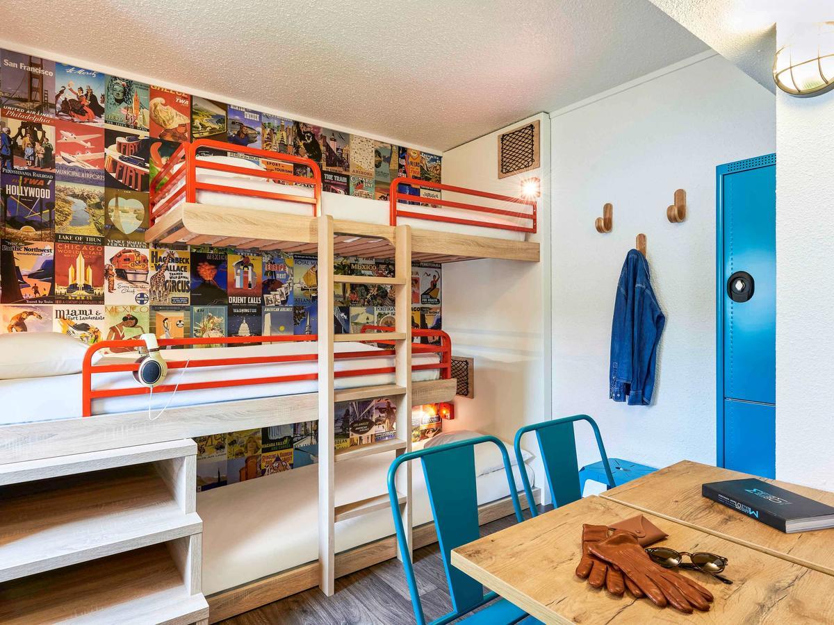 Posto Letto in Dormitorio Femminile con 6 Letti