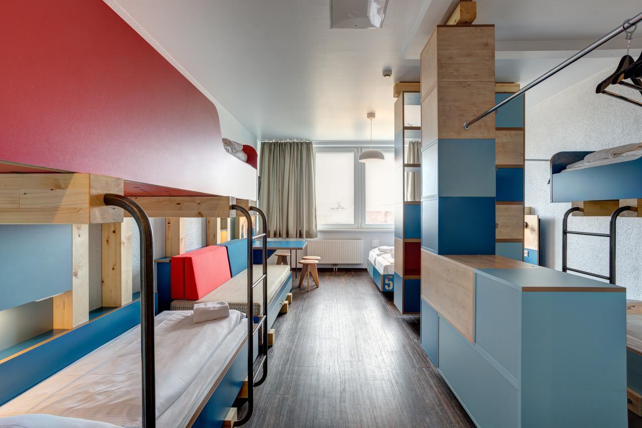 Posto Letto in Dormitorio Misto con 6 Letti