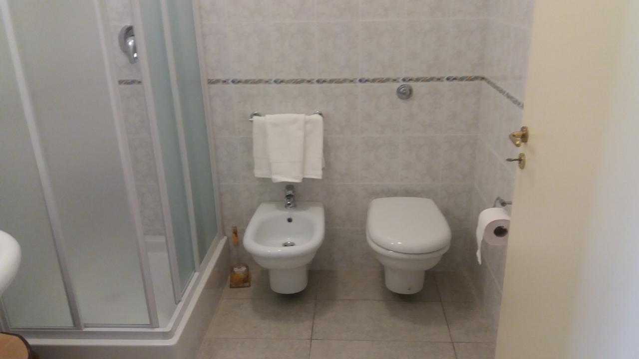 Camera Doppia con Letti Singoli con Bagno Privato