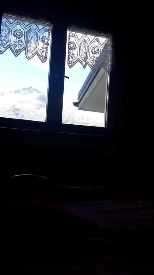 Camera Matrimoniale con Vista Montagna