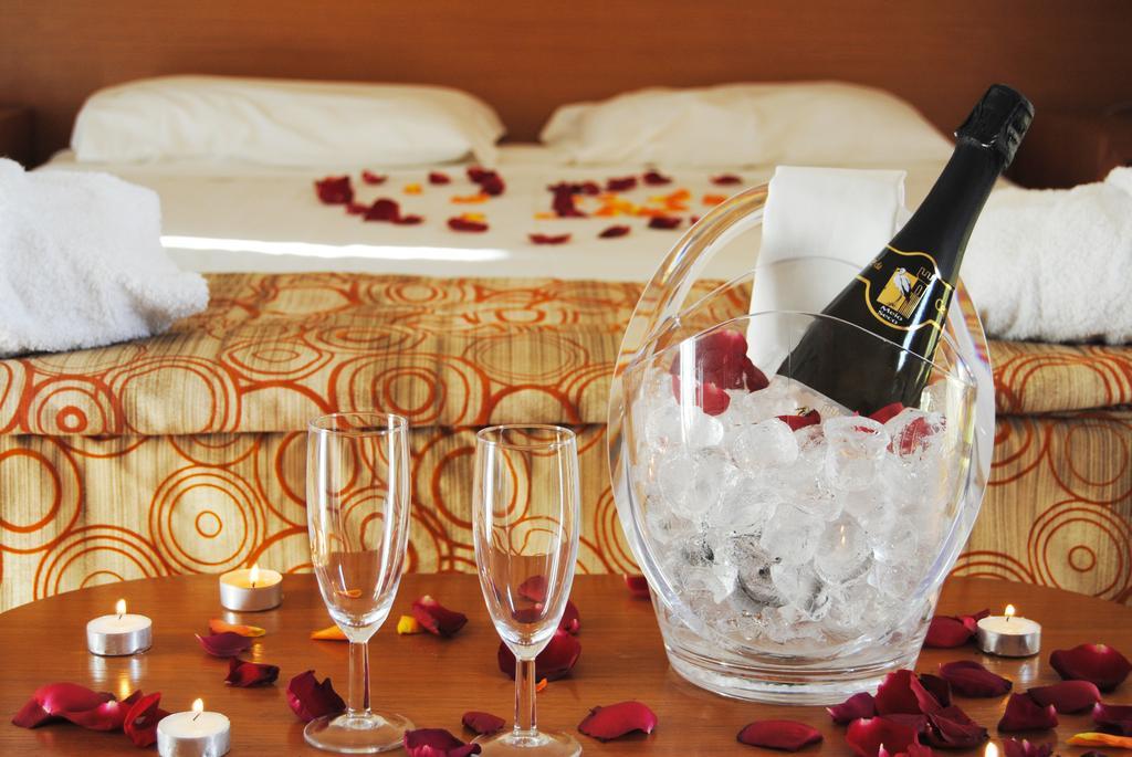 Romantic Room,982741633:JPEG