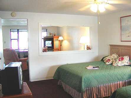Suite with Two Double Beds - Lake View