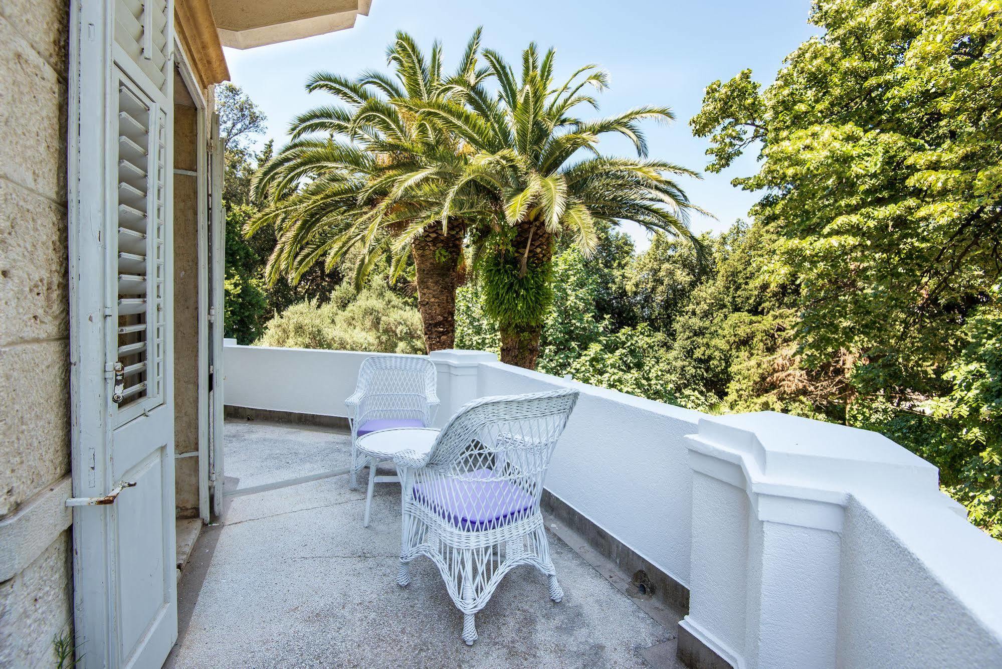 Limited Offer: Extra Summer Savings 2015 - Double/Twin Room Park View