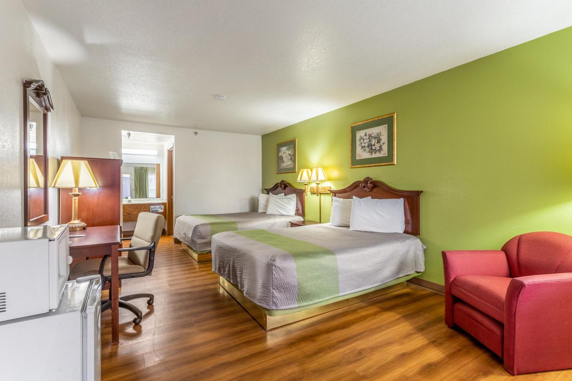 Standard Queen Room with Two Queen Beds - Non-Smoking