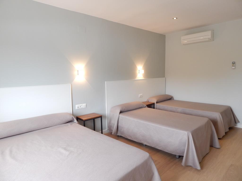 Family Room,418818870:JPEG