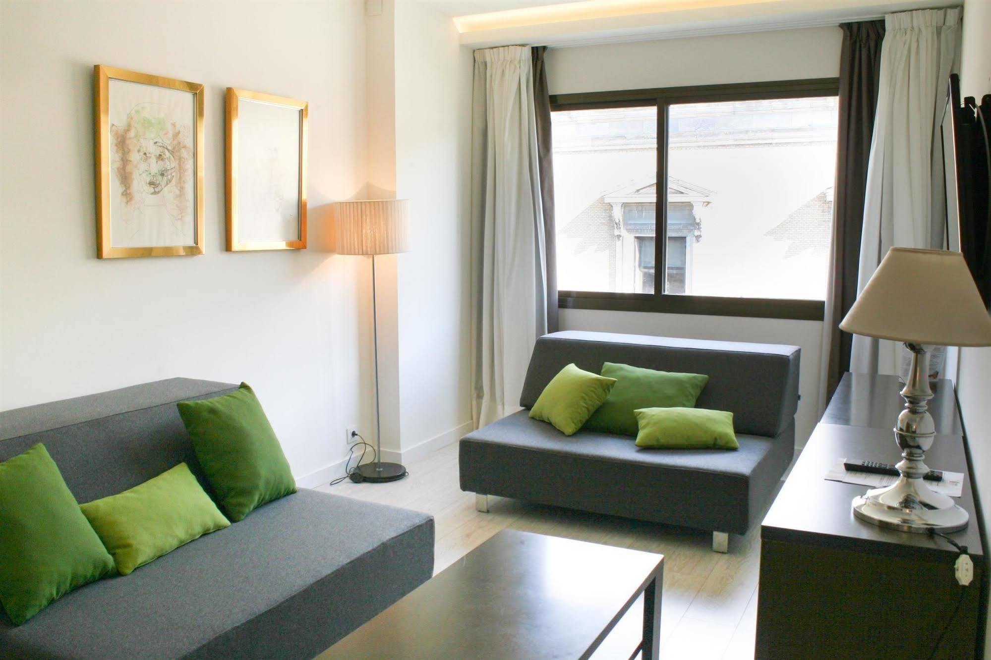 Junior Suite Apartment (1-5 adults)