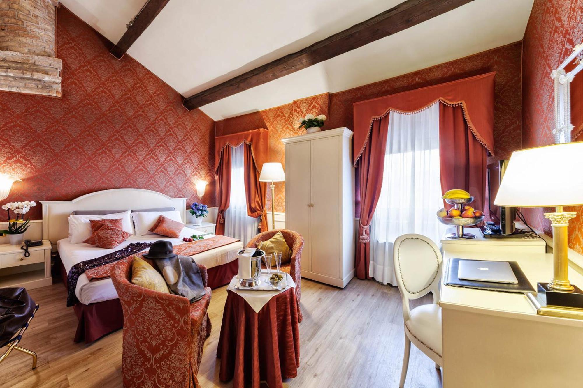 Junior Suite con Vista Canale